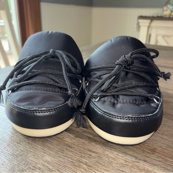 Moon Boot Black Mules Sleek Slip-On Comfort - Picture 6 of 11